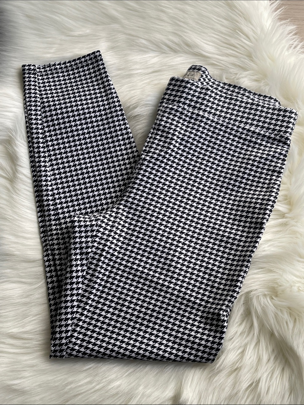 High-Waist Houndstooth Leggings - Black & White